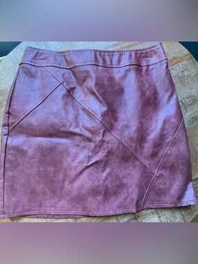 North End Distressed Faux Leather Mini Skirt Size Medium - Brown/Burgundy